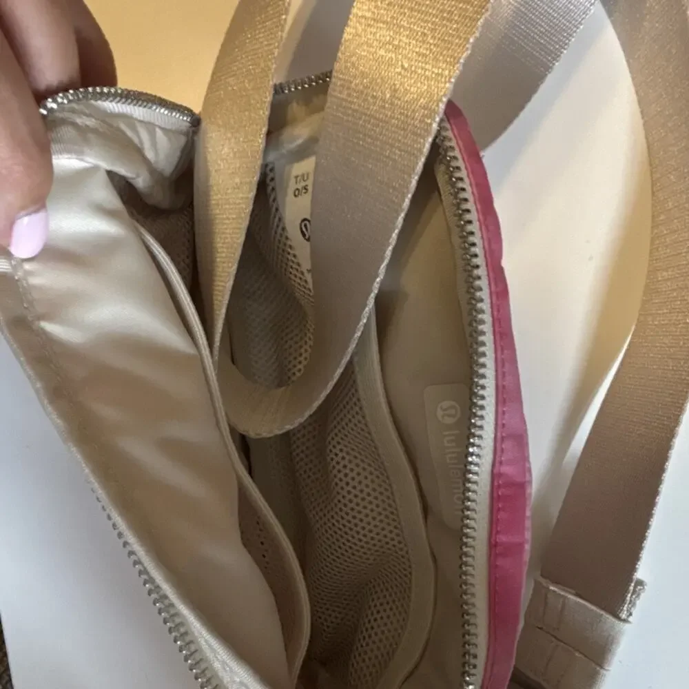 Lululemon Everywhere Belt Bag Metal Hardware Pink 1L Adjustable Strap